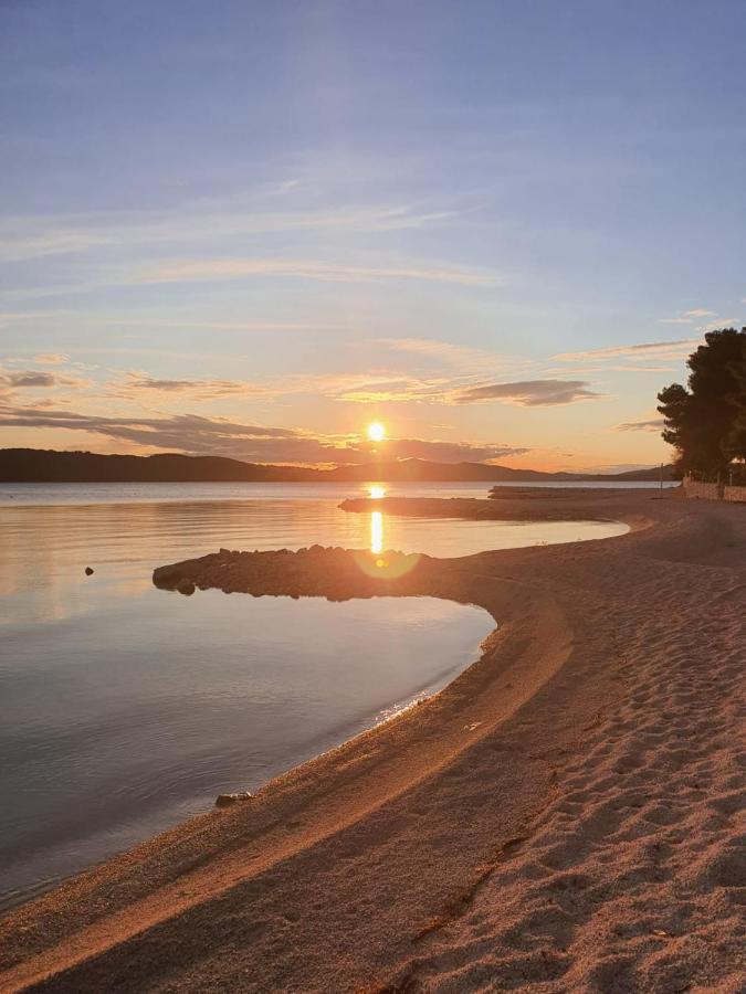 Studio Apartman Violeta II - 50M From The Beach Trogir Ngoại thất bức ảnh