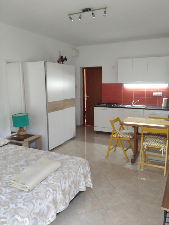 Studio Apartman Violeta II - 50M From The Beach Trogir Ngoại thất bức ảnh