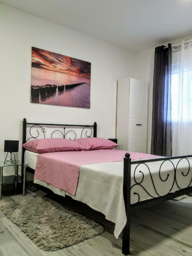 Studio Apartman Violeta II - 50M From The Beach Trogir Ngoại thất bức ảnh
