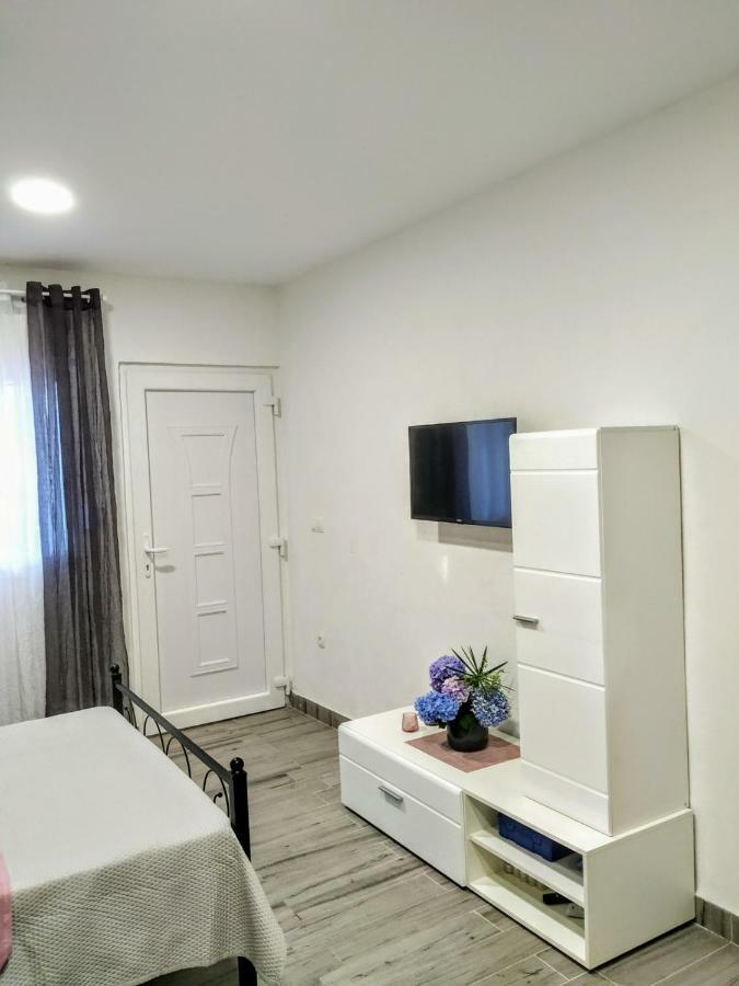 Studio Apartman Violeta II - 50M From The Beach Trogir Ngoại thất bức ảnh